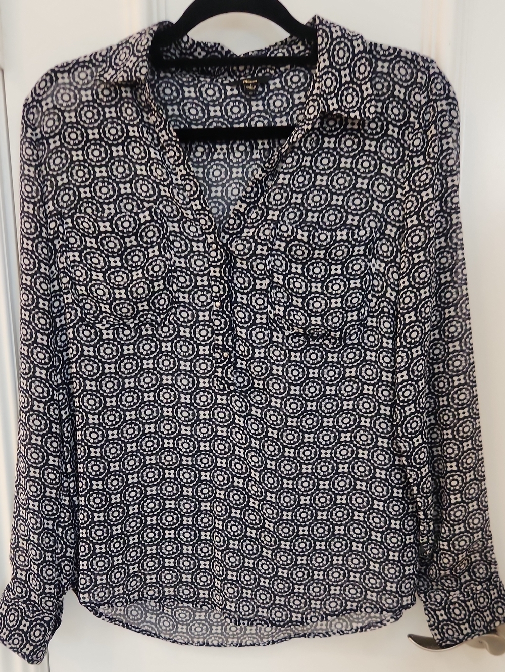 Women's Black and White Patterned Button-Front Blouse